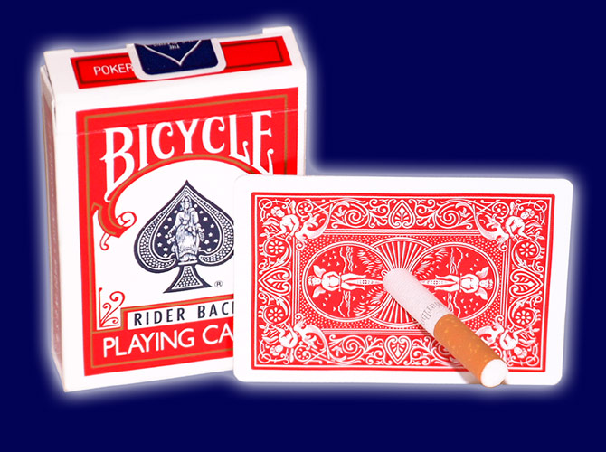 Zigarette durch Karte (Bicycle)